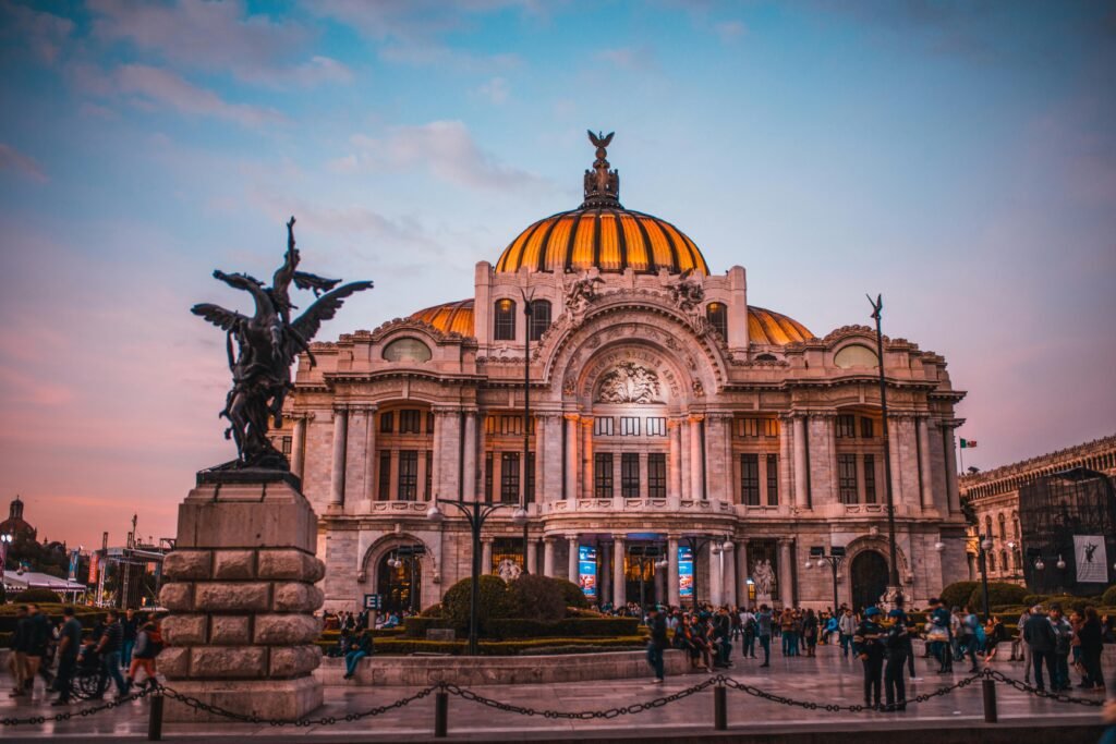 El Palacio de Bellas Artes de Ciudad de México, al atardecer